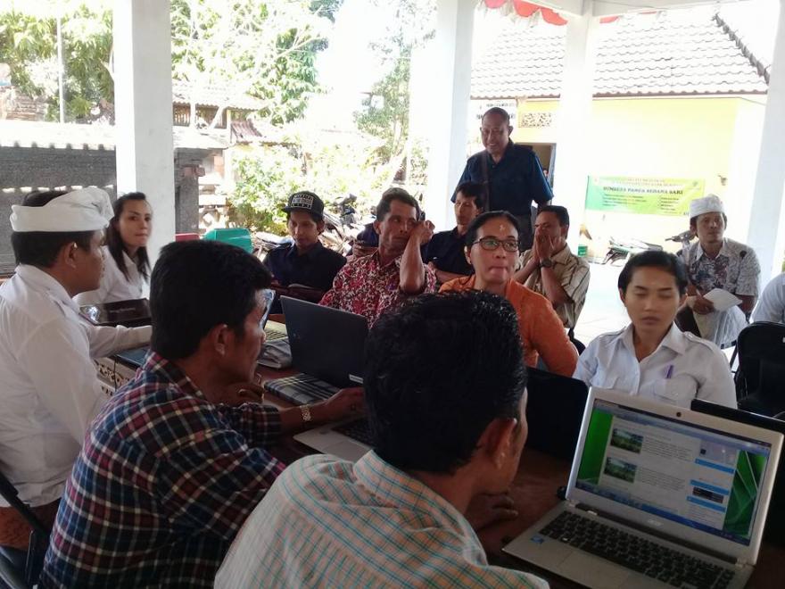 Menuju Desa Berbasis TIK, Pemerintah Desa Bunutin Gelar Pelatihan SID